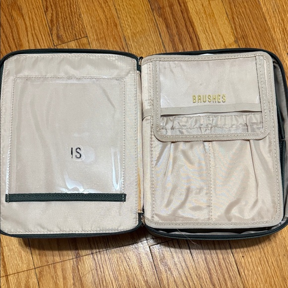 BEIS Olive Cosmetic Case - USED - Picture 6 of 6